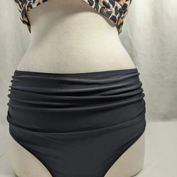 Summer bikini-high waisted black bottoms, animal print halter top L//XL O10 - Picture 2 of 14